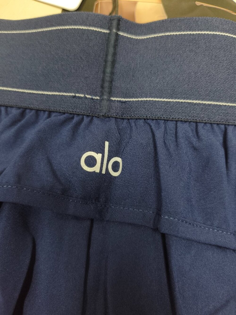 ALO Yoga Navy Versatile Athletic Short🎾Tennis Pickleball Gym Everyday Outfits🥗 - Picture 4 of 7